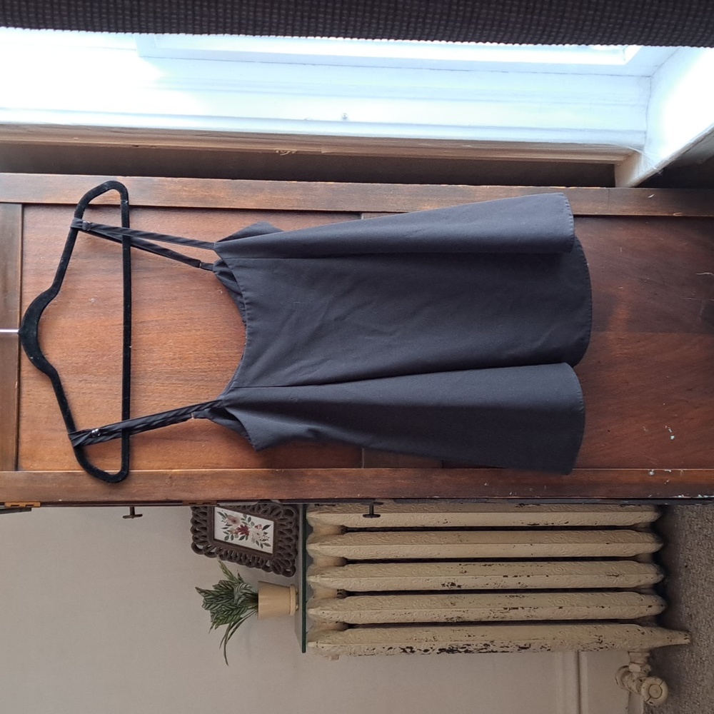 Yoins size 12 black strappy flowy camisole zippered back adjustable straps